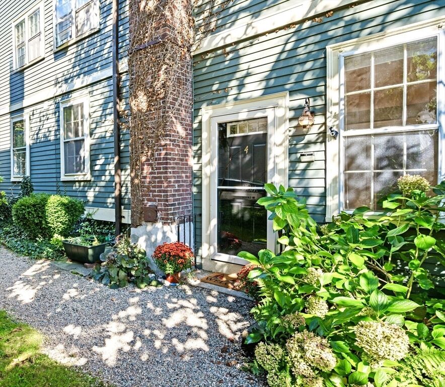 Property Photo:  26 Summer Street 4  MA 01945 