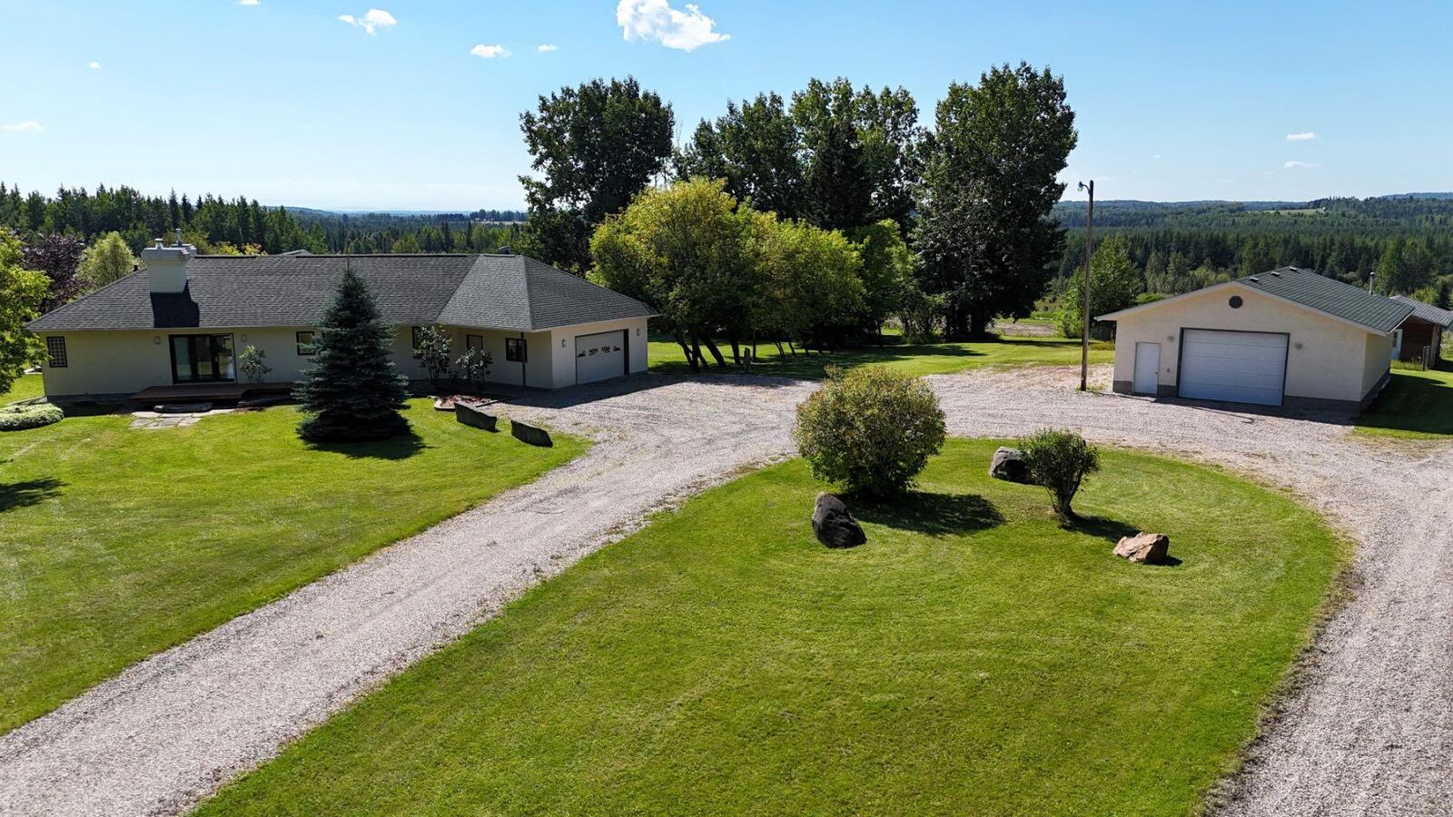 Property Photo: 6701 15 Avenue AB T7E 1S3