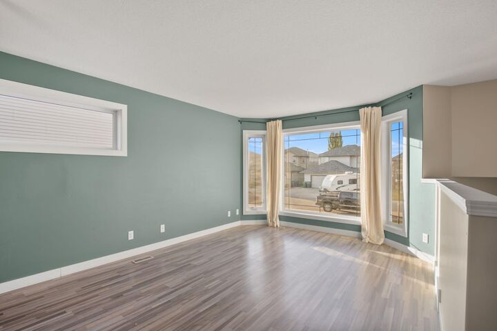 Property Photo:  130 Larsen Crescent  AB T4R 0J3 