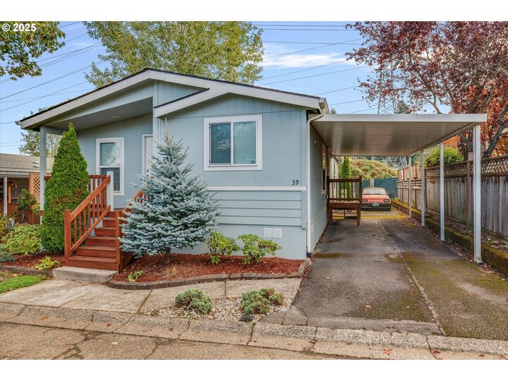 Property Photo: 21100 NE Sandy Blvd 39 OR 97024
