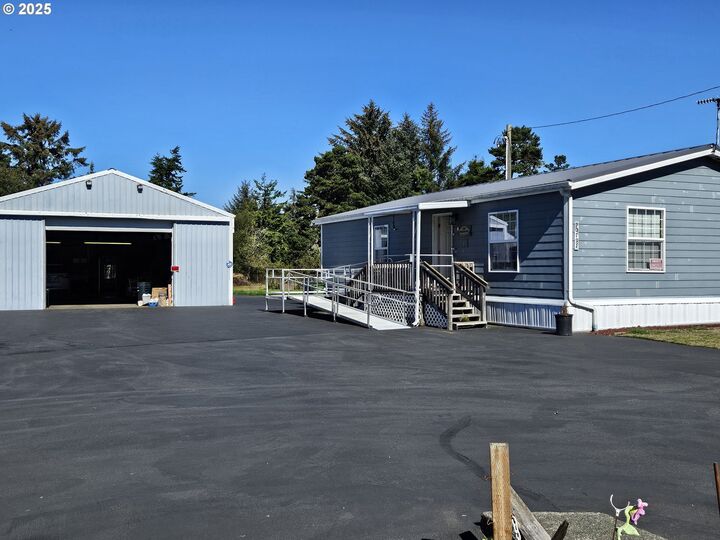 90797 Travis Ln  Coos Bay OR 97420 photo