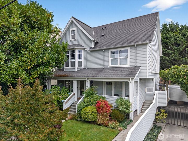 414  Malden Avenue E B  Seattle WA 98112 photo