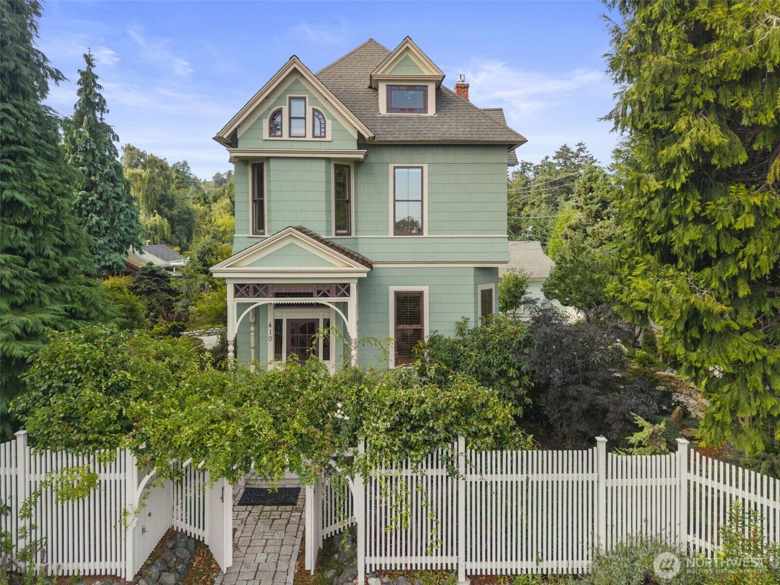 Property Photo:  410  Lincoln Street  WA 98368 