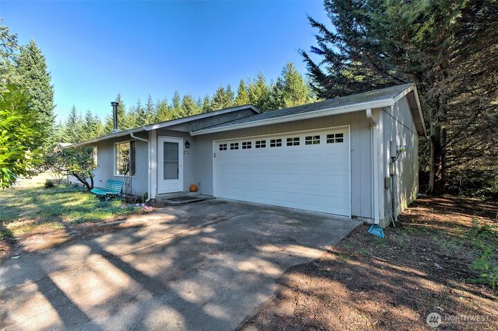 150 E Peaceful Place  Grapeview WA 98546 photo