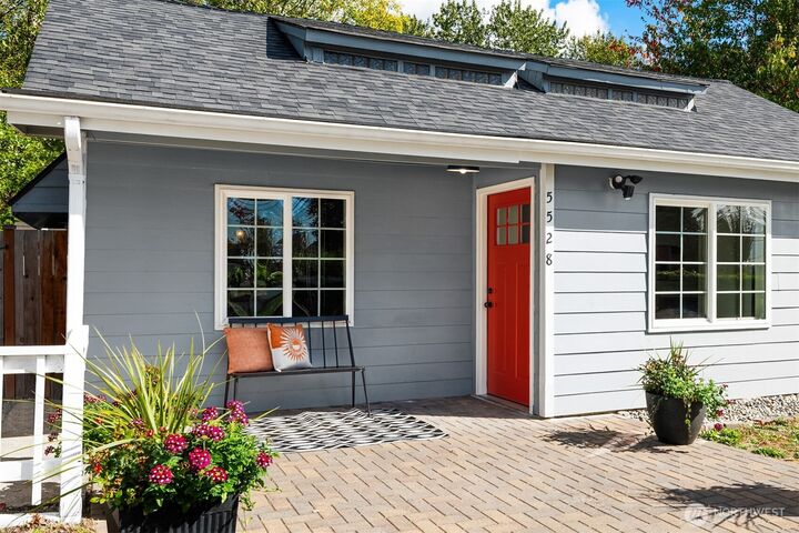 Property Photo:  5528 S Langston Road  WA 98178 