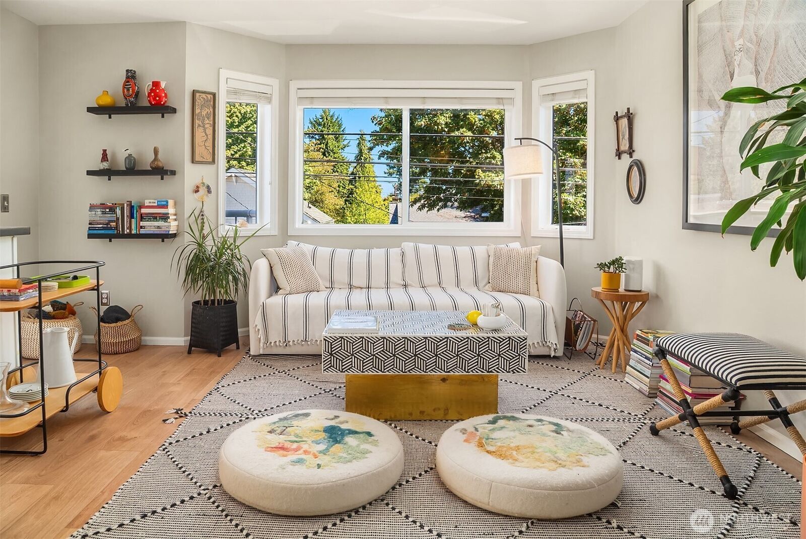Property Photo: 2116 California Avenue SW 201 WA 98116