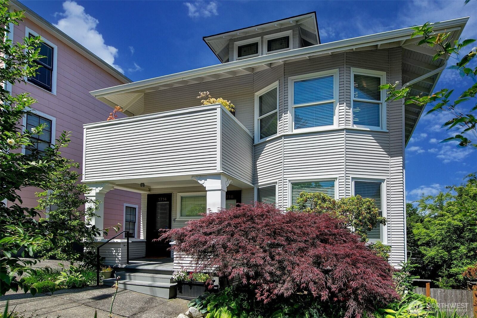 Property Photo:  1714 E Highland Drive 1714  WA 98112 