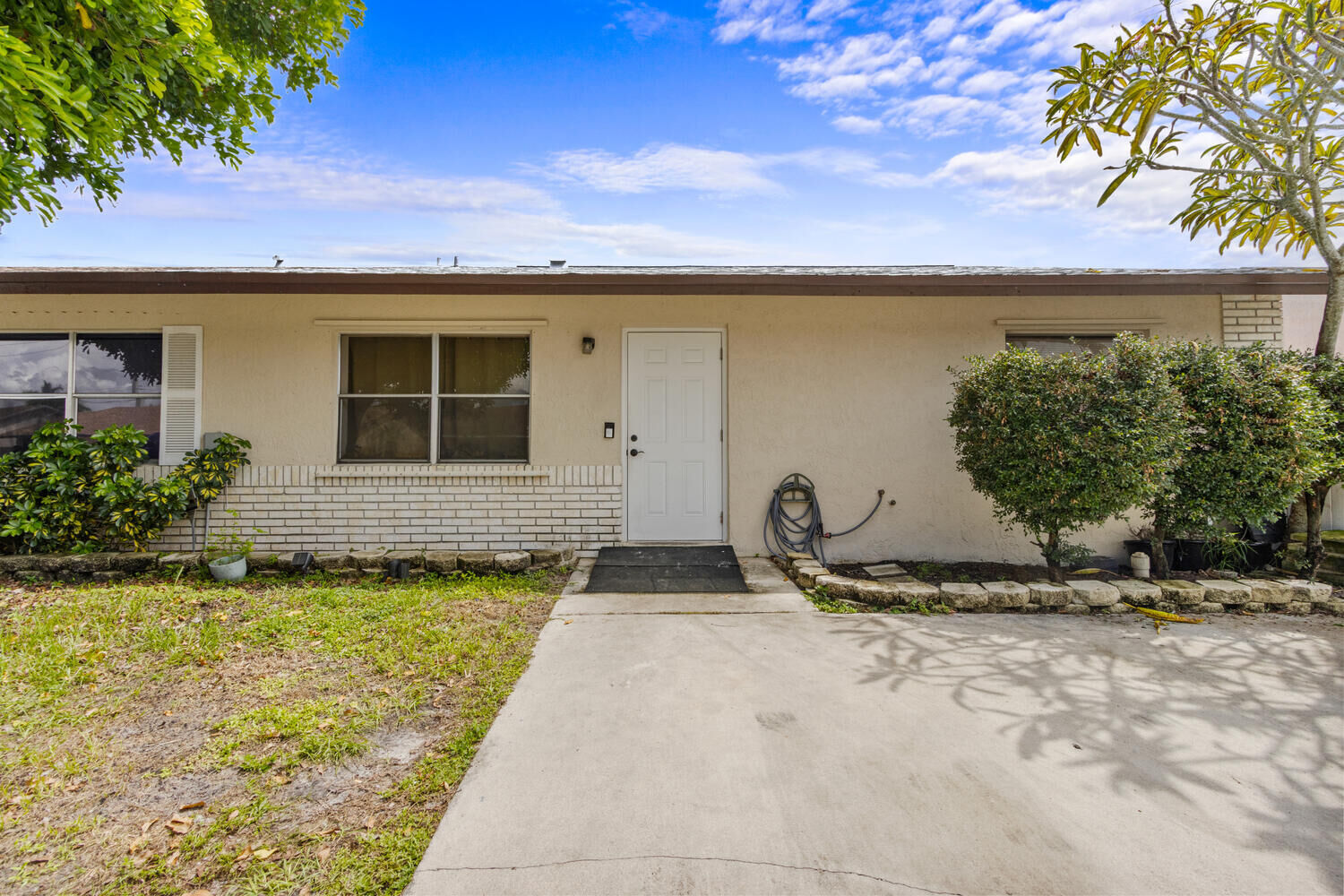 Property Photo: 4963 Pimlico Court FL 33415