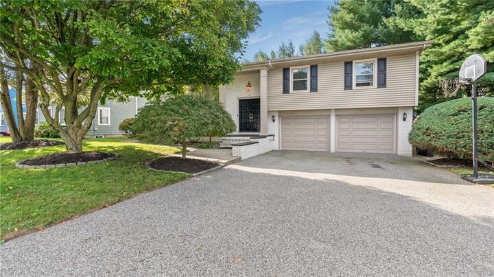 Property Photo:  44 Elmcroft Avenue  RI 02908