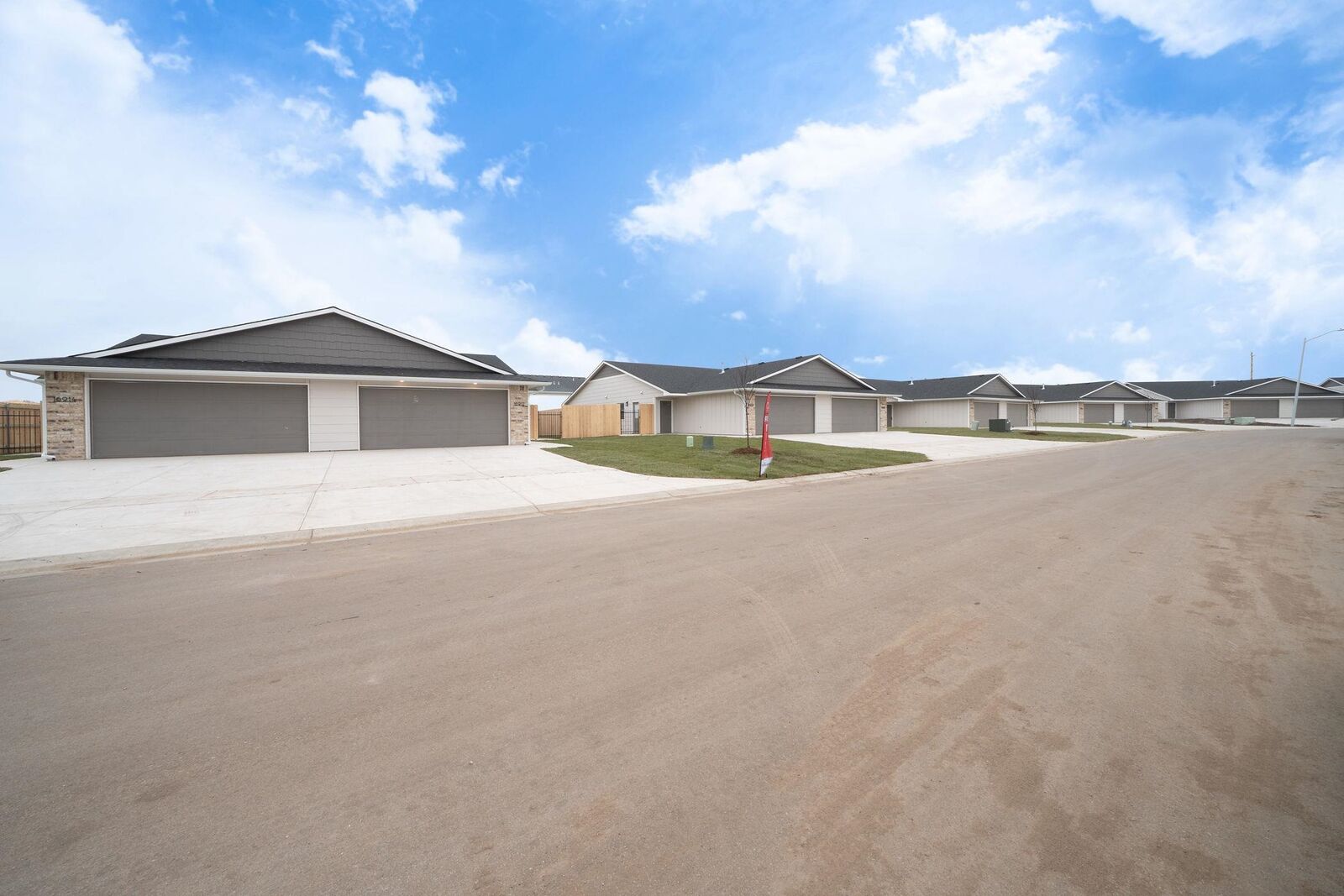 Property Photo:  16802 W Lawson St  KS 67052 