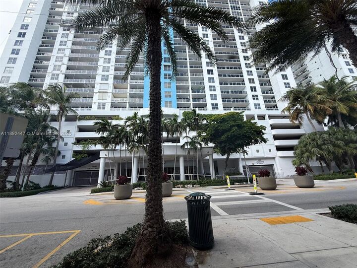 Property Photo:  1800 Sunset Harbour Dr 6  FL 33139 