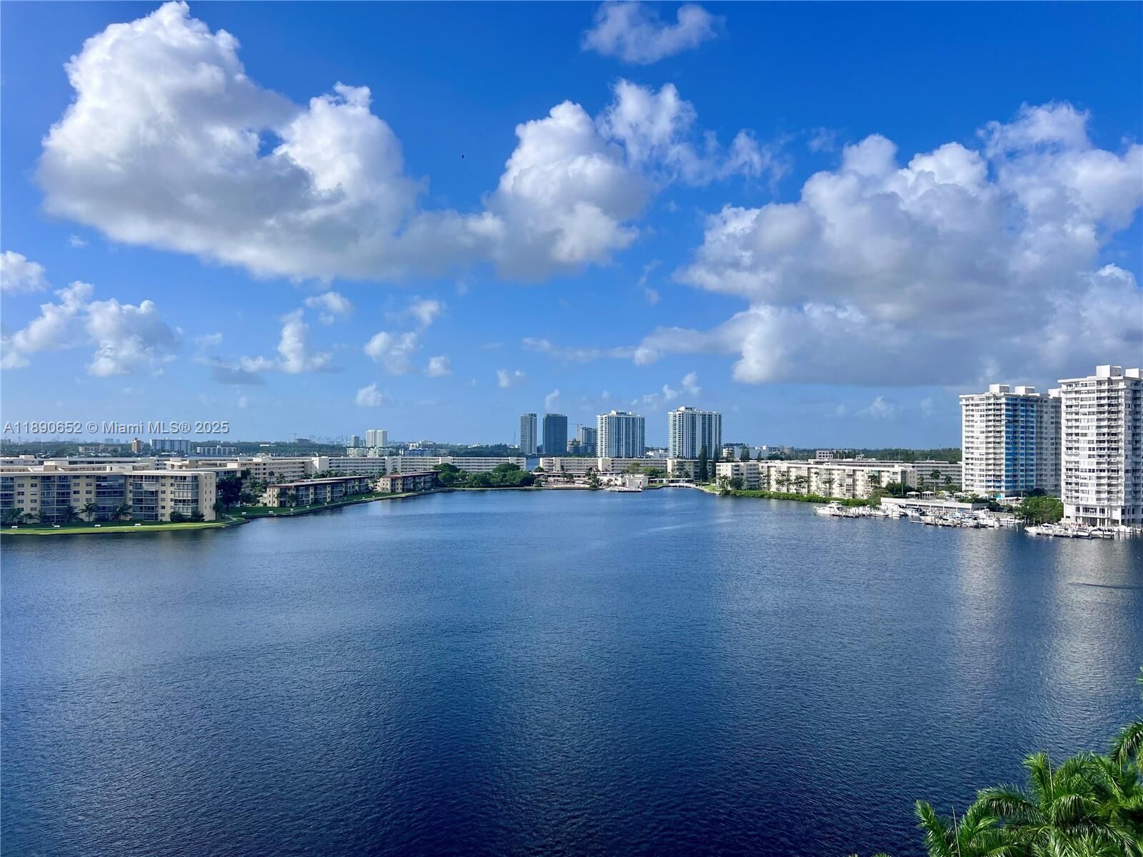Property Photo: 2851 NE 183rd St 1017E FL 33160