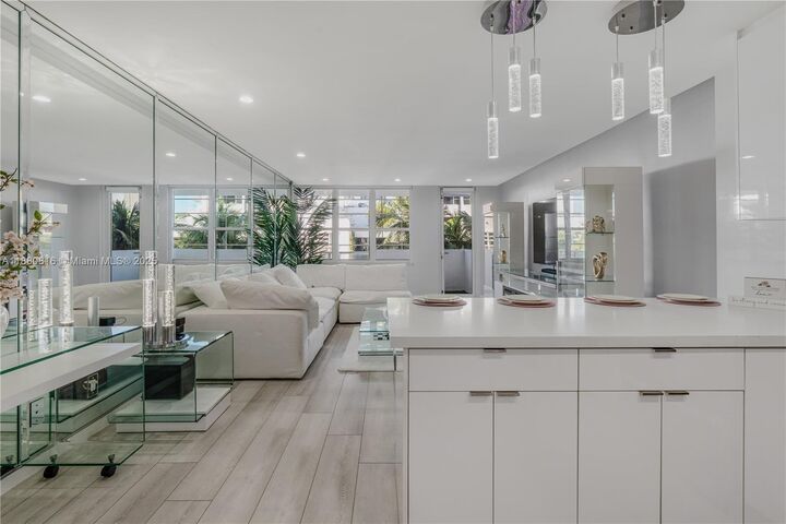Property Photo: 100 Lincoln Rd 323 FL 33139