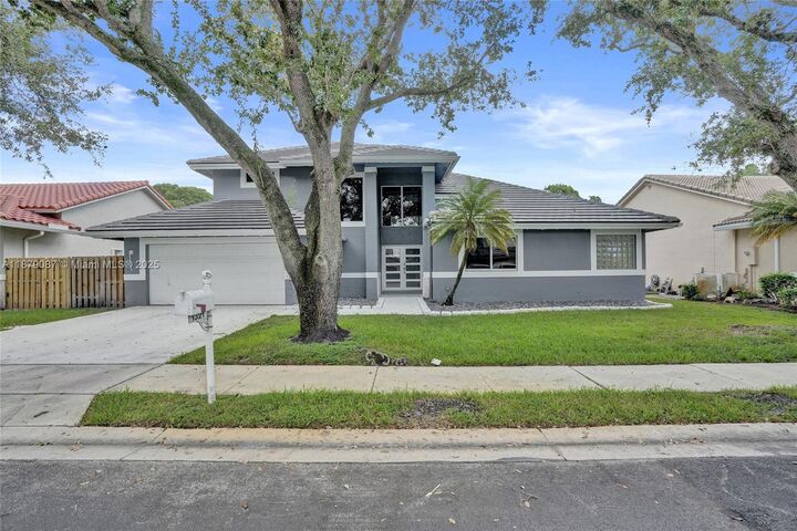 Property Photo: 1321 SW 102nd Ave FL 33025