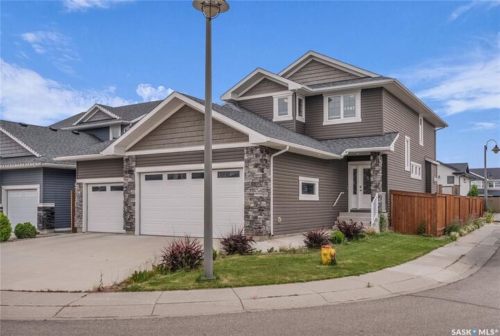 Property Photo:  1147 Pringle Way  SK S7T 1C9 