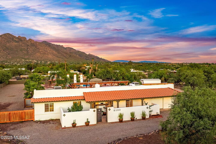 Property Photo:  8580 N Mulberry Drive  AZ 85704 