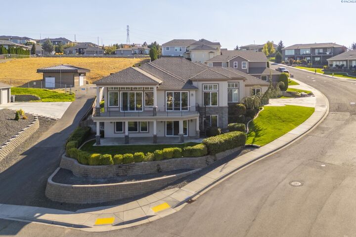 Property Photo:  4601 S Olson St  WA 99337 