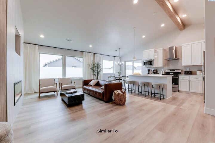 Property Photo: 10502 Lake Dr WA 99301