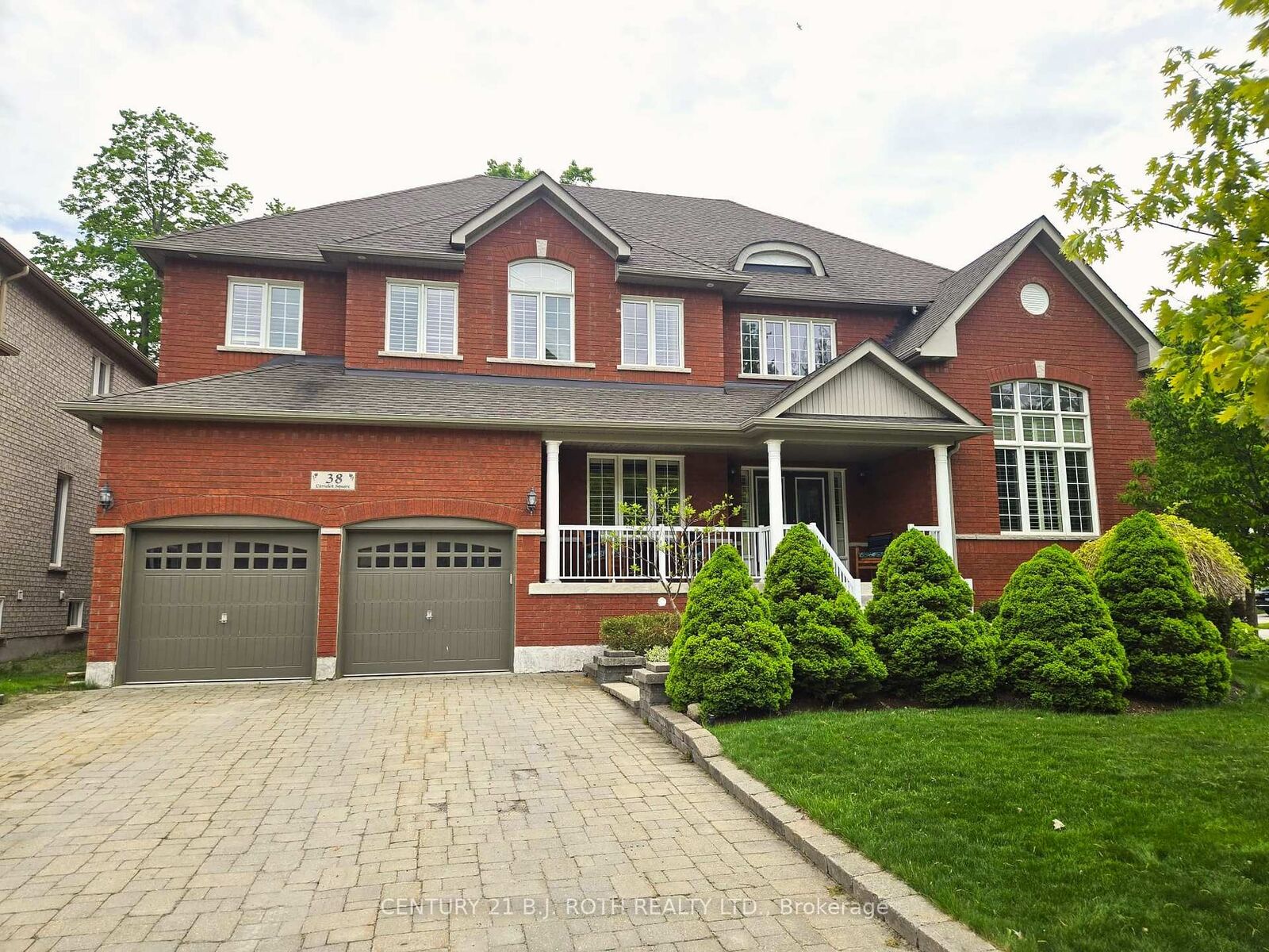 Property Photo: 38 Camelot Square ON L4M 0C3