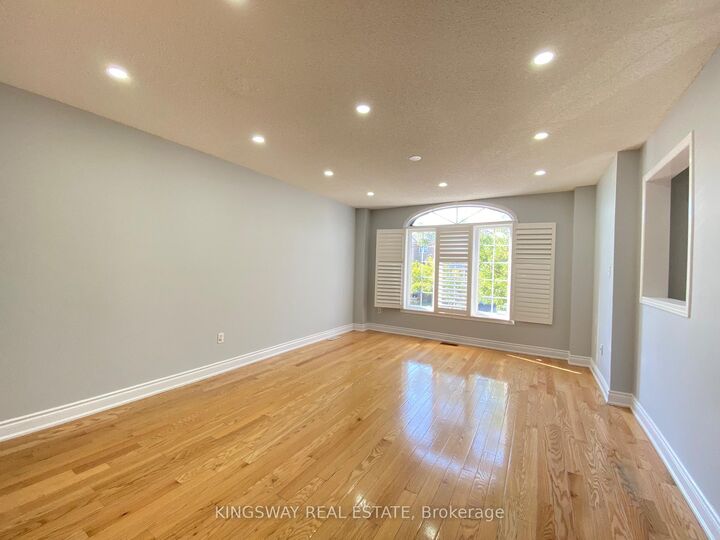 Property Photo:  33 Caranci Crescent  ON L6P 1H3
