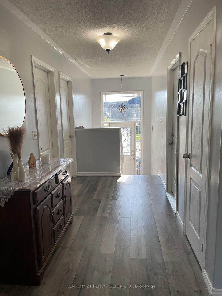 Property Photo: 181 Parcells Crescent ON K9K 2P2