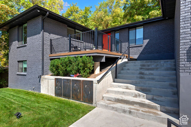 Property Photo: 8755 S Kings Hill Dr Dr UT 84121