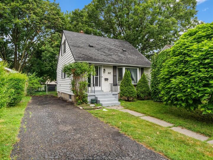 Property Photo: 1017 Merritt Drive ON N9B 3G5