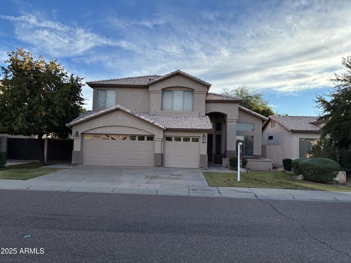 Property Photo: 341 W Helena Drive AZ 85023