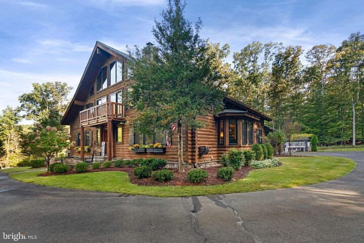 Property Photo: 4791 Wintergreen Court VA 22192