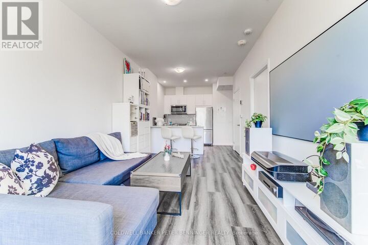 Photo de la propriété: 60 Charles Street West 303 ON N2G 0C9