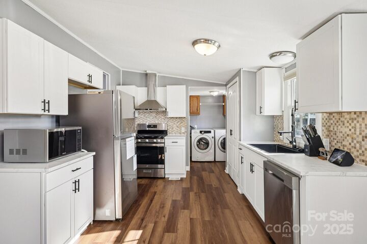 Property Photo: 2248 Circle R Road NC 28025