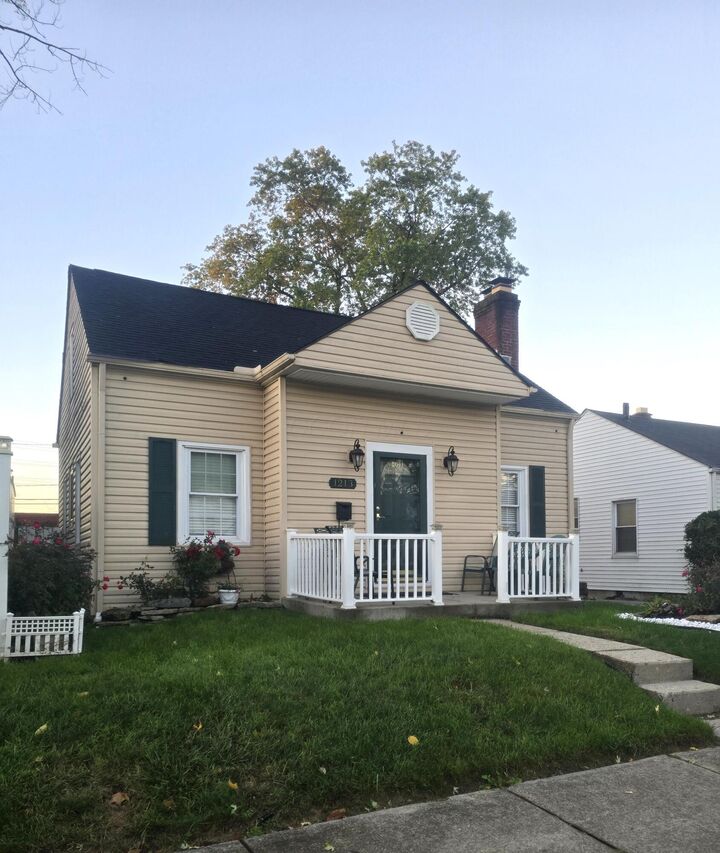 Property Photo:  1213 Loretta Avenue  OH 43211
