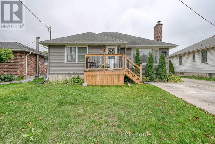 Property Photo:  764 Devonshire Avenue  ON N4S 5R5 