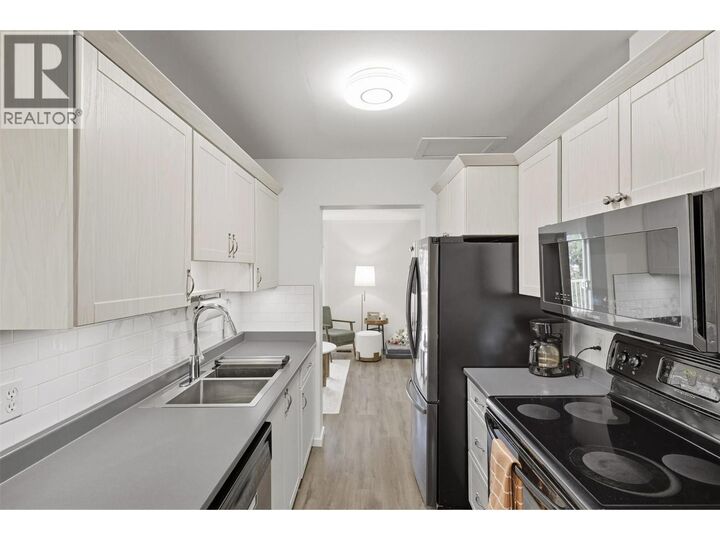 Property Photo: 1469 Springhill Drive 24 BC V2E 1H5