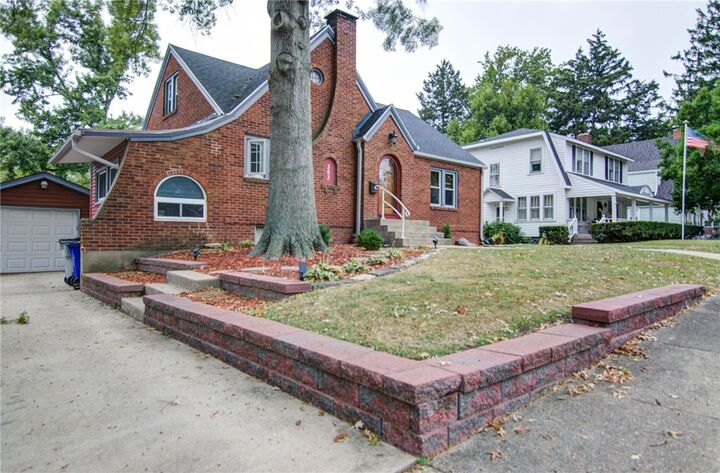Property Photo: 353 S Linden Avenue IL 62522