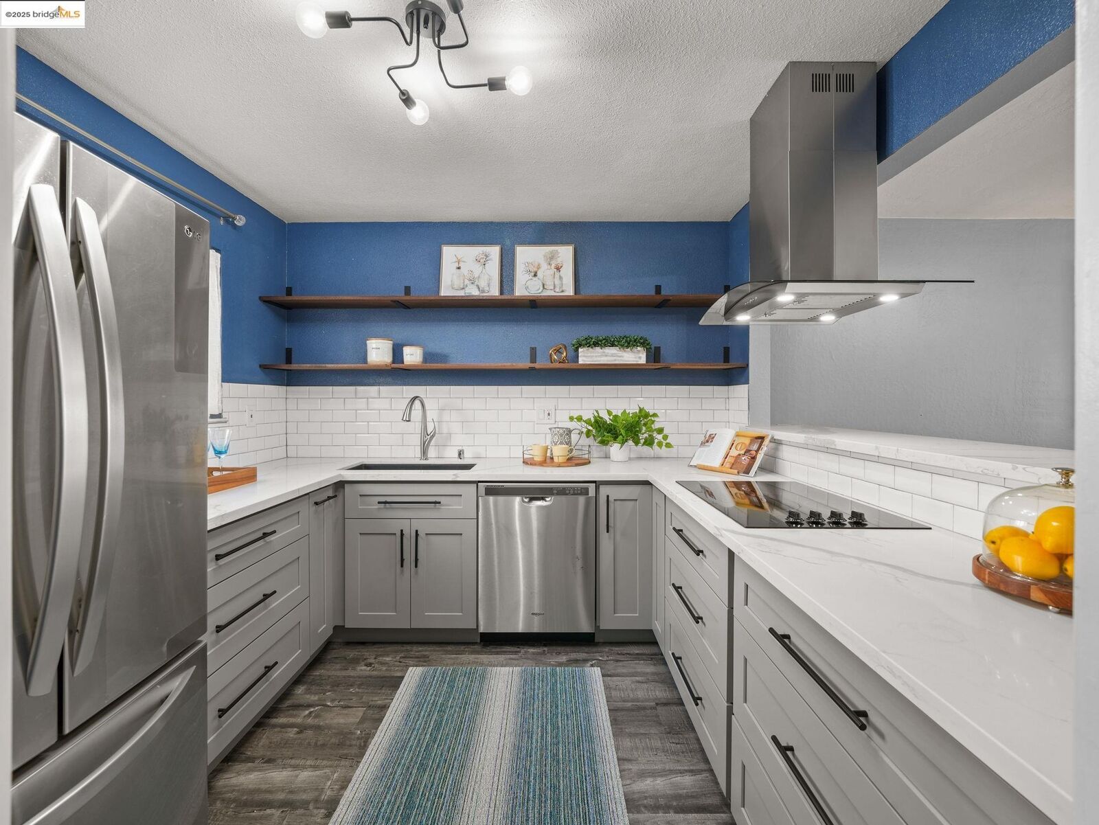 Property Photo: 2106 Otis Dr D CA 94501