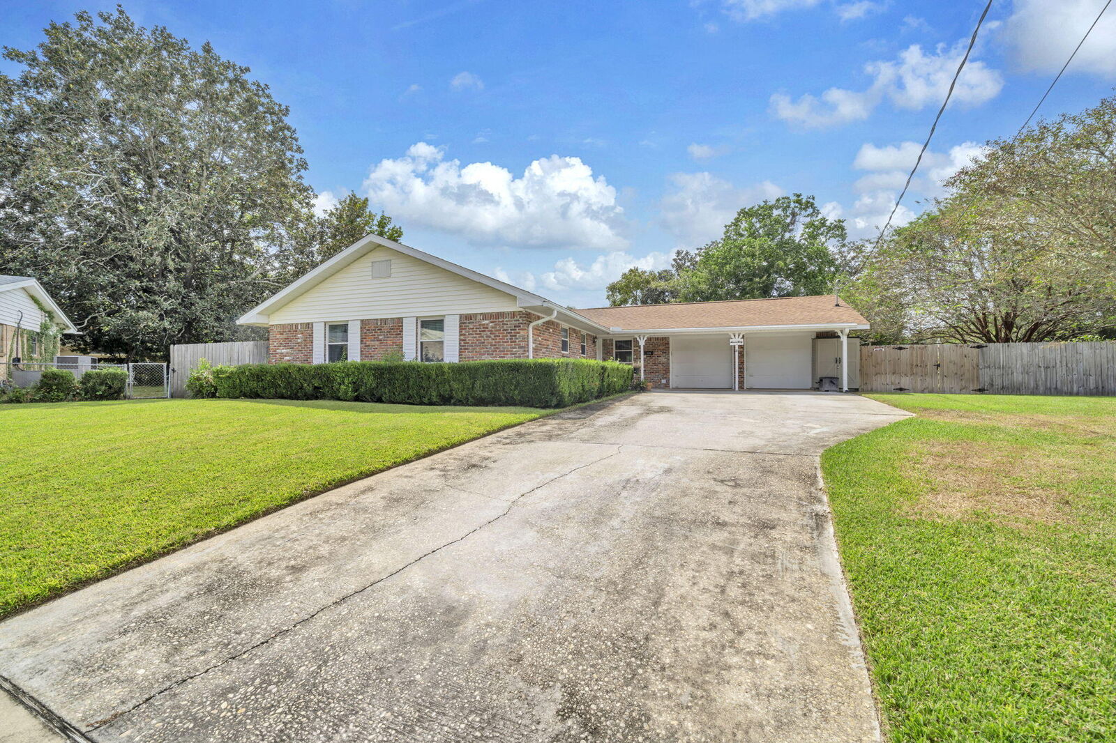 Property Photo: 730 Colony Court FL 32547