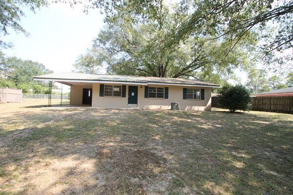 Property Photo:  118 Peach Tree Street  FL 32538 