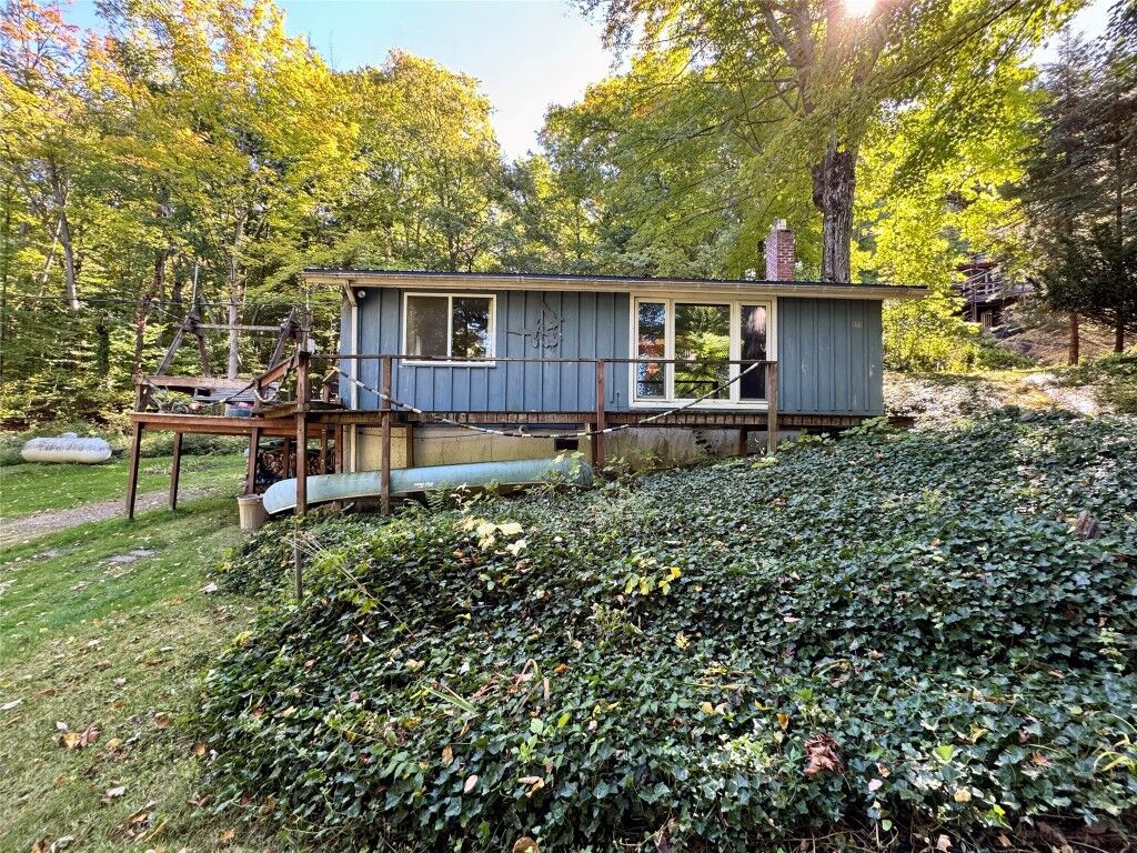Property Photo: 9816 E Lake Road PA 16428