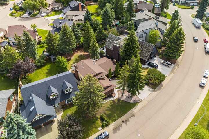 2811 125 Street NW  Edmonton AB T6J 4G3 photo