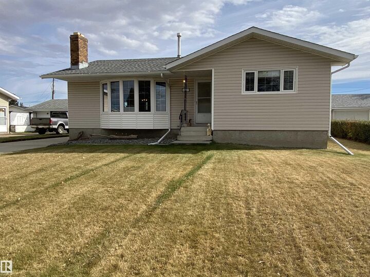 4719 47 Street  Gibbons AB T0A 1N0 photo