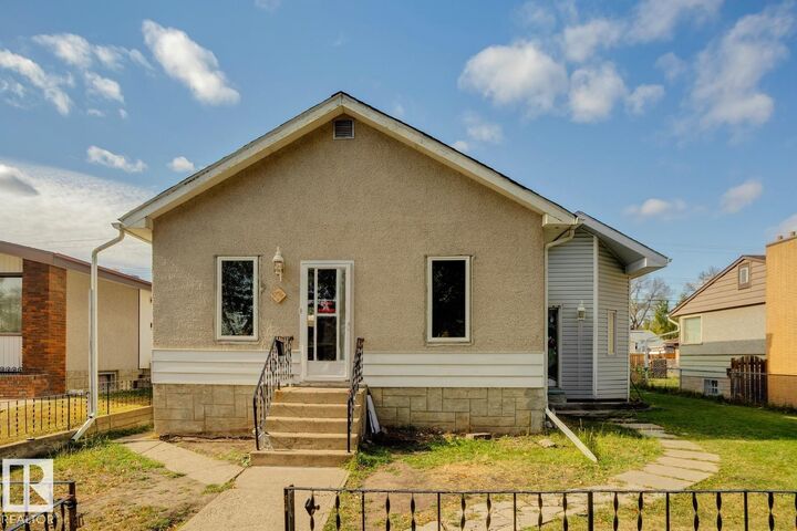 12116 48 Street NW  Edmonton AB T5W 2Z2 photo