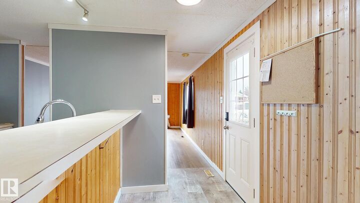 Property Photo: 22 West View Boulevard NW AB T5S 1T5