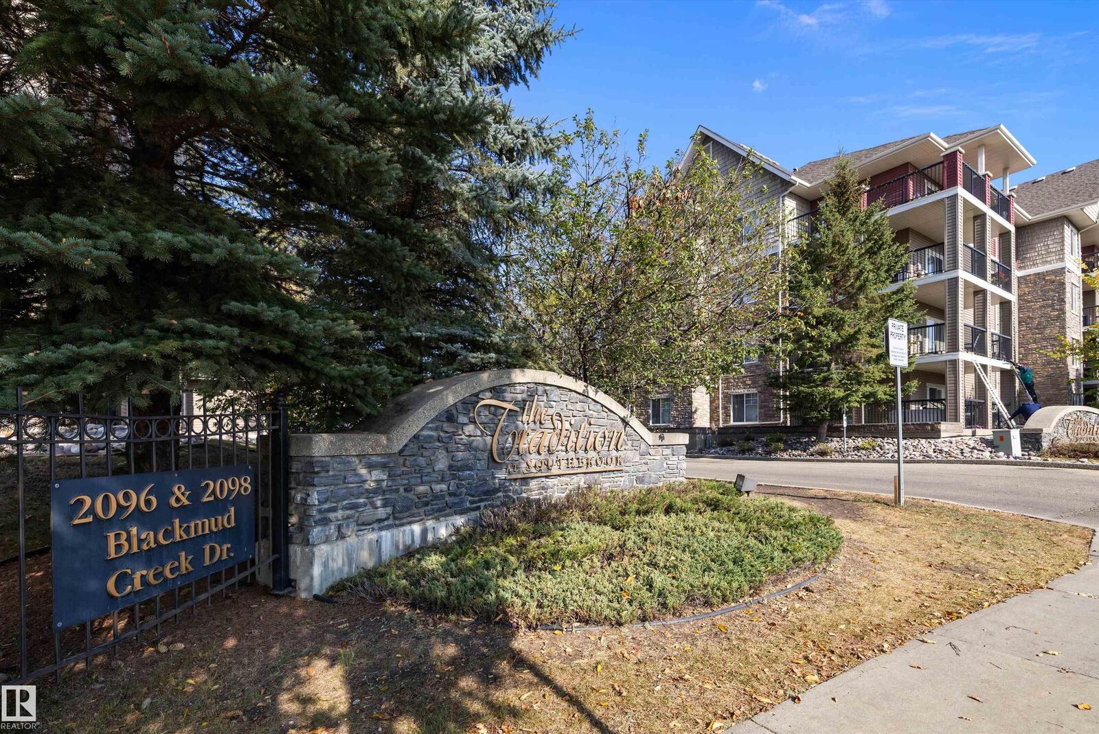 Property Photo: 2096 Blackmud Creek Drive SW 334 AB T6W 0G1