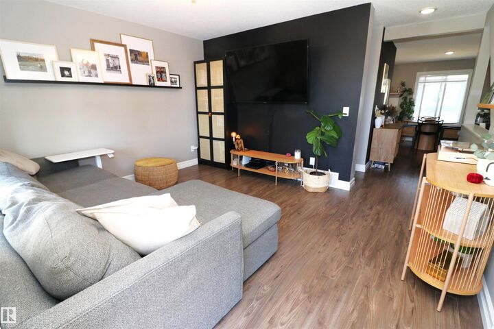 Property Photo: 1508 105 Street NW 29 AB T6J 5R8