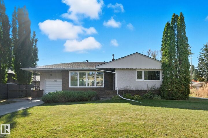 11827 87 Avenue NW  Edmonton AB T6G 0Y5 photo