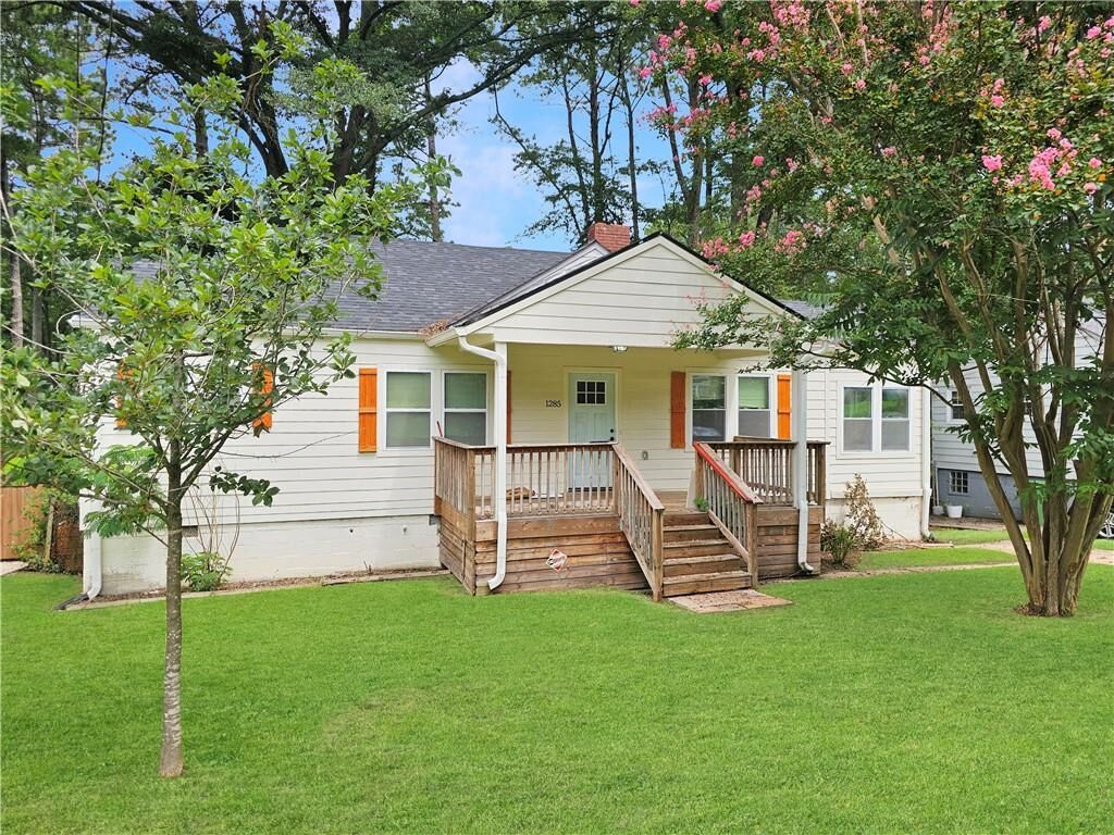 Property Photo: 1285 Avon Avenue SW GA 30310
