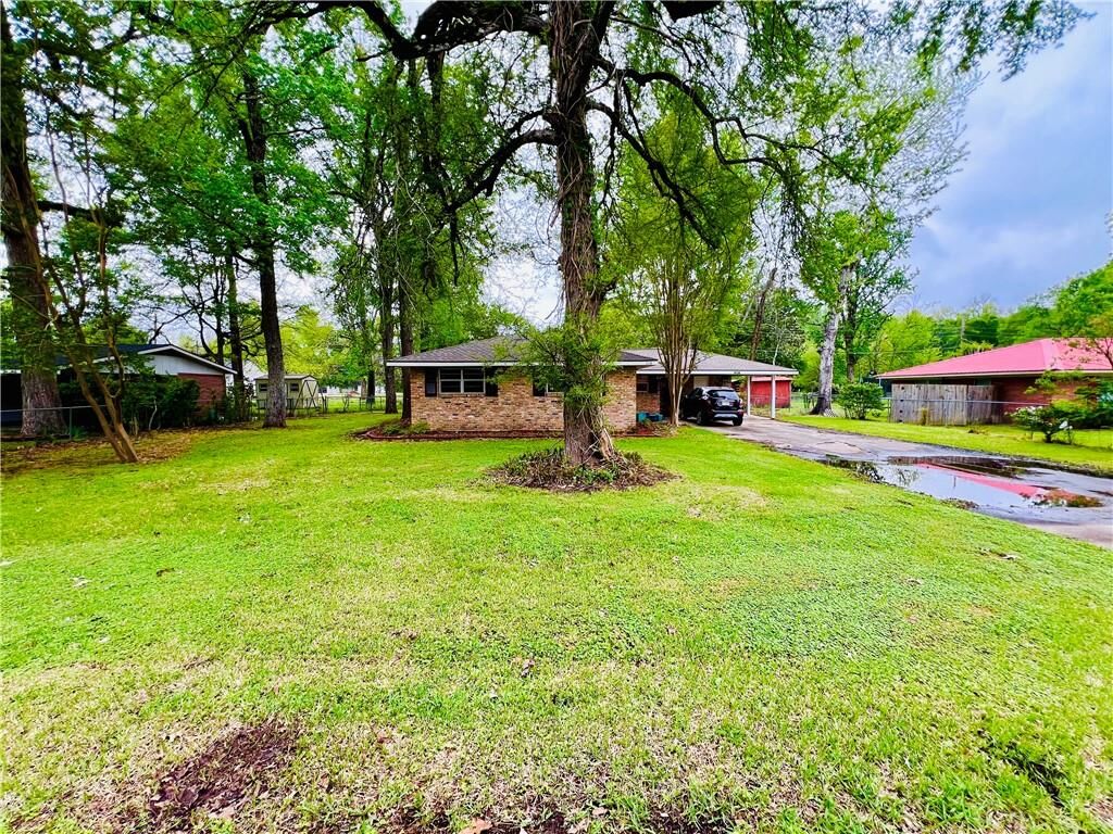 Property Photo: 114 Crescent Drive Drive LA 71334