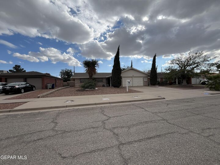 Property Photo:  8704 Darlina Drive  TX 79925 