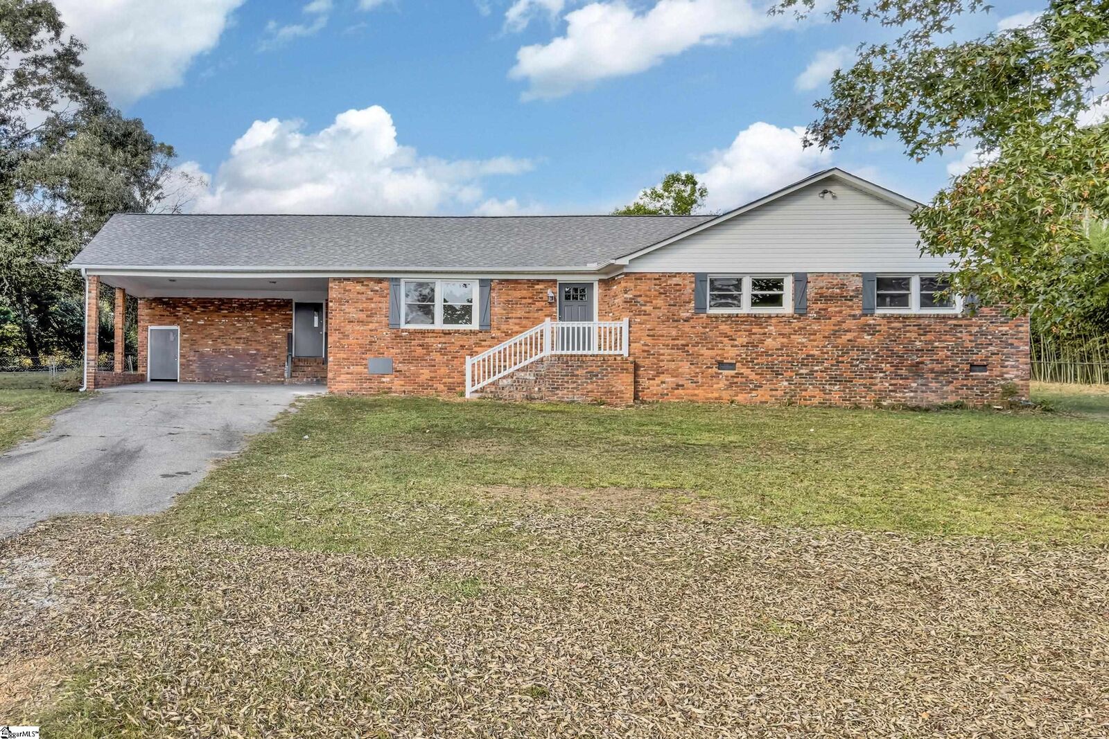 Property Photo: 110 Lakeland Drive SC 29306